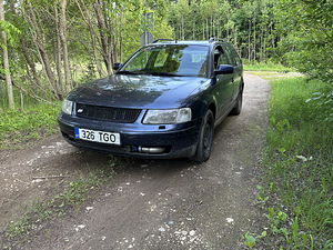 Volkswagen passat 1.8 turbo syncro RWD (2 foto / 7)
