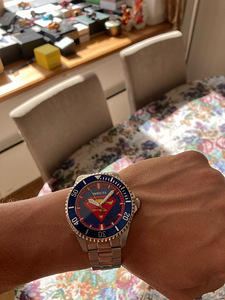 Invicta DC Comics часы Superman (2 фото из 3)
