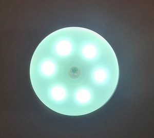 LED öölamp liikumisanduriga, laetav (5 foto / 6)