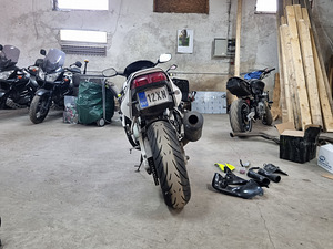 Yamaha R6 1999 varuosad (4 foto / 10)