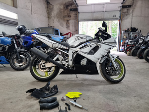 Yamaha R6 1999 varuosad (6 foto / 10)