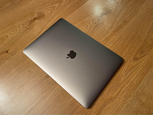 Macbook Pro 2020 i5 16GB 512GB SSD (2 foto / 3)