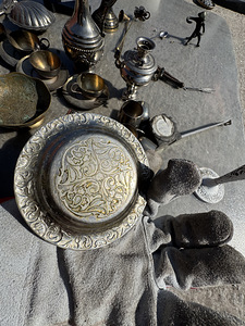 Erinevad metallist antiikesemed (6 foto / 10)