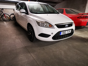 Ford Focus (7 фото из 8)
