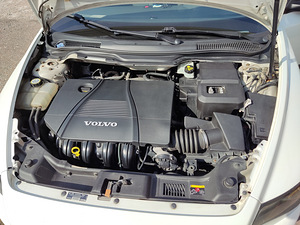 VOLVO S 40 2007 года (9 фото из 15)