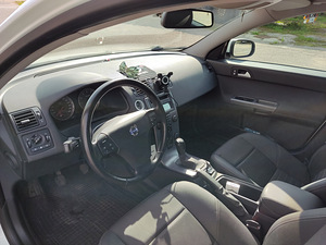 VOLVO S 40 2007 года (10 фото из 15)