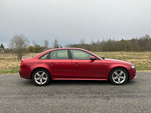 Продам Audi A4 2.0T Quattro (7 фото из 15)