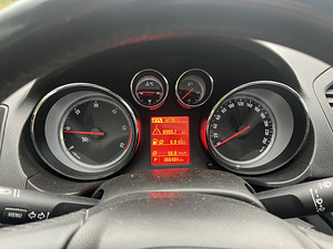 Opel Insignia 2.0 118kW (8 foto / 9)
