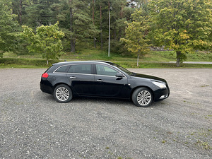 OPEL INSIGNIA SPORTS TOURER 4x4 2.0 118kW (2 foto / 8)