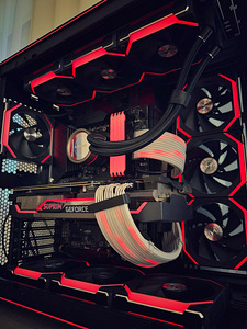 Ryzen 7 5800X / 32GB / RTX 3080 10GB (1 foto / 5)