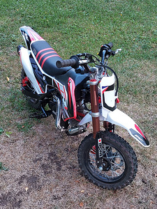 CRZ neljataktiline 50 cc mootorratas (2 foto / 6)
