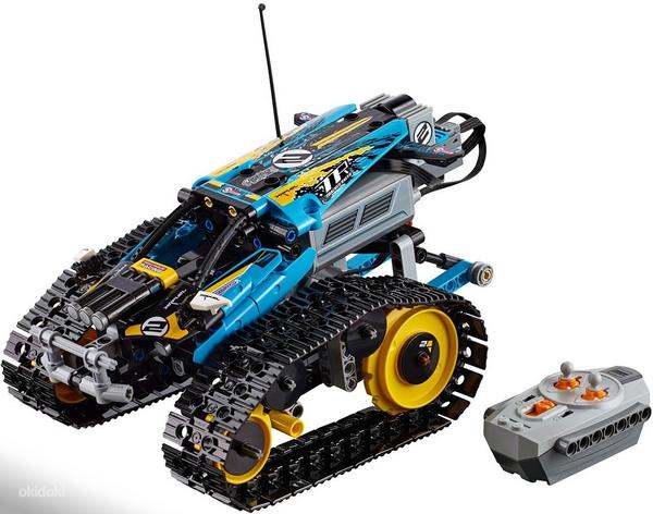 LEGO Technic Скоростной вездеход 42095 (фото #3)