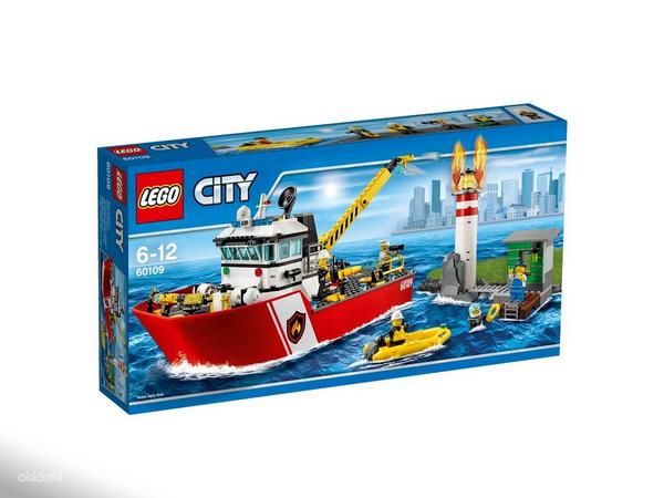 LEGO City Tuletõrjepaat 60109 (foto #1)