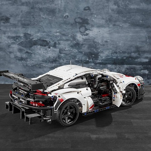 LEGO Technic Porsche 911 RSR 42096 (4 foto / 5)