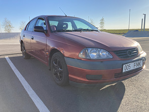 Toyota Avensis 1.6 R4 VVTI 81kW (3 foto / 15)