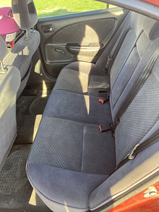 Toyota Avensis 1.6 R4 VVTI 81kW (9 foto / 15)