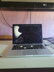 MacBook Pro Retina 13" 2013 i5/8gb/256gb (2 foto / 2)