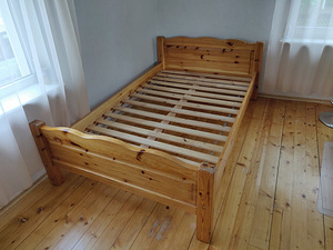 Täispuidust voodi / voodiraam (2 foto / 2)