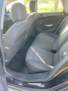 Opel Astra J 1.4 Turbo Bensiin 2011 (11 foto / 15)