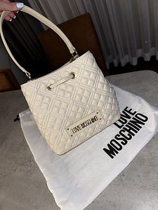 Новая сумочка Love Moschino