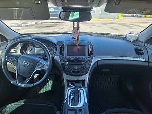 OPEL INSIGNIA LIMOUSINE 2.0 D 96KW (7 foto / 15)