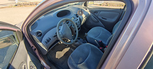Toyota Yaris (6 foto / 7)