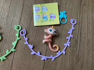 Новые Fingerlings животные (3 фото из 5)