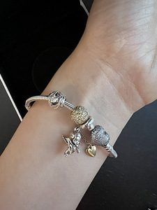 Браслет Pandora (3 фото из 4)