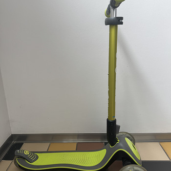 Laste tõukeratas Globber Elite Deluxe Lights (laimiroheline)