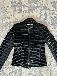 Guess (1 foto / 4)