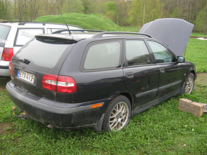 Запчасти vOLVO V40 1.9 дизель 75кВт с 2000 года (10 фото из 10)