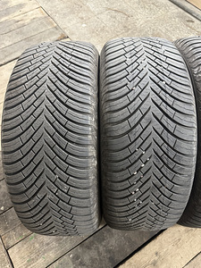 Ламел шины Vredestein 215 55 R16 (3 фото из 8)