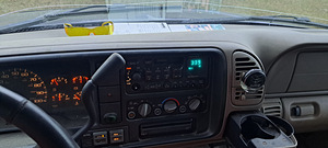 GMC Suburban 6,5 Tdi (8 foto / 8)