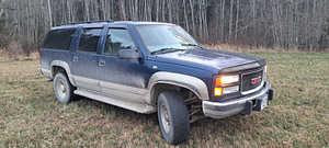 GMC Suburban 2500 (2 фото из 8)