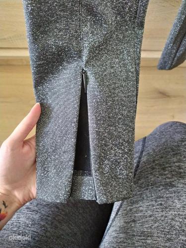 Блестящие брюки H&M, размер 40 (M) (фото #5)