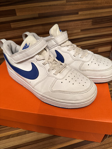 Nike vabaajajalats 35 (1 foto / 3)