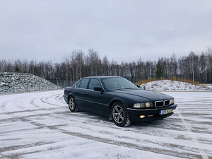 BMW 725 E38 - ÜV 08.2023 (2 foto / 9)