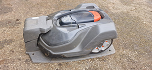 Робот-газонокосилка Husqvarna AM450X 450X (6 фото из 10)