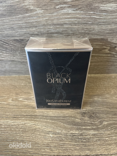 Парфюмерная вода Yves Saint Laurent Black Opium EDP для женщин 50 мл