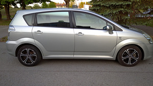 Toyota Corolla Verso 2,0 85kw 7 kohta (6 foto / 10)