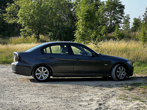 BMW 320 e90 2005a. , manuaal, diesel, tagavedu (2 foto / 15)