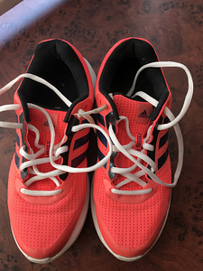 Adidas Кроссовки (3 фото из 3)