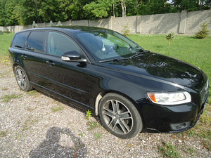 VOLVO V50 (4 фото из 8)