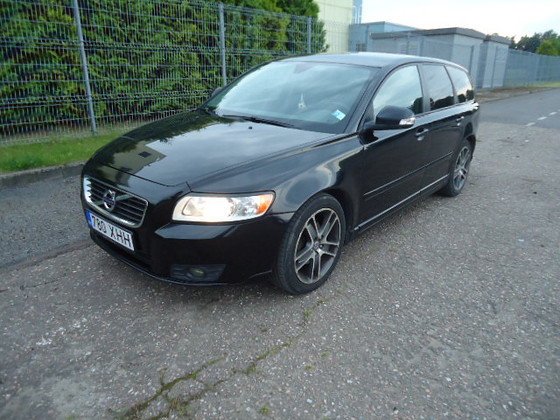 VOLVO V50