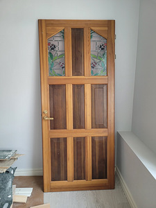 Деренянная дверь