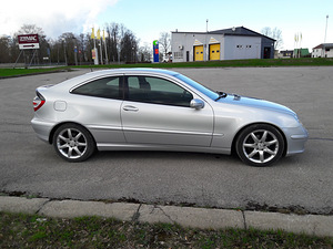 Mercedes-Benz C 180 Sportcoupe (4 foto / 15)