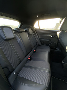 Peugeot 2008 GT-Line 1.2 96kW (10 foto / 11)