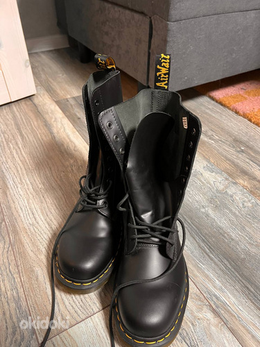 Dr. Martens Jadon