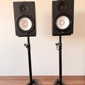 Продается комплект Yamaha HS8 Stand Bundle (1 фото из 4)
