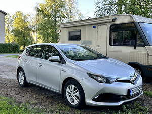 Toyota Auris 1.8 73kw 2016 (5 foto / 8)
